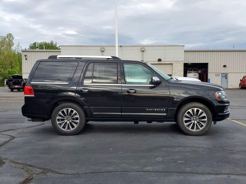 2015 Lincoln Navigator Image 5