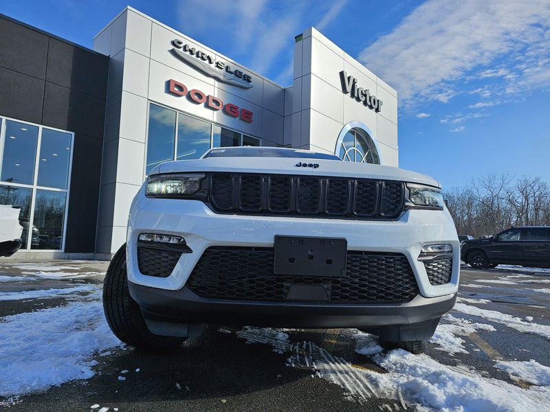 New 2025 Jeep Grand Cherokee Limited 4x4Image 2