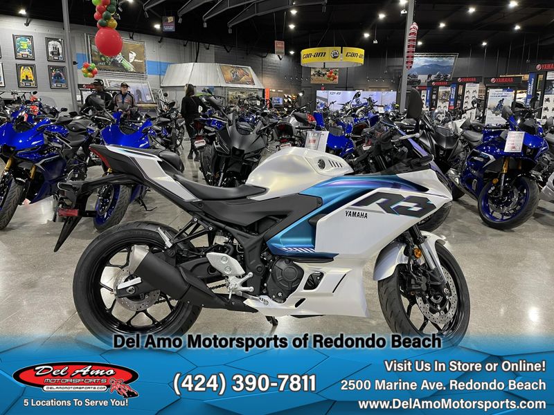 2025 Yamaha YZF-R3 ABS Image 24