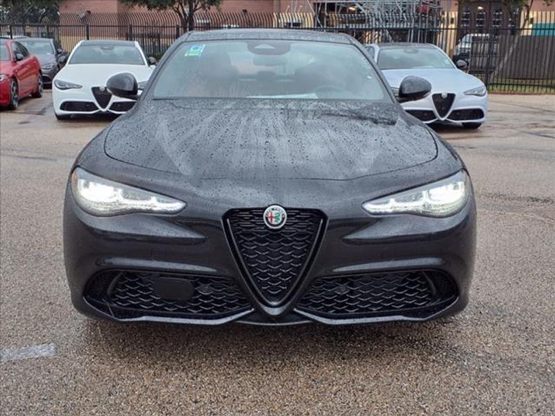 2025 Alfa Romeo Giulia Image 4