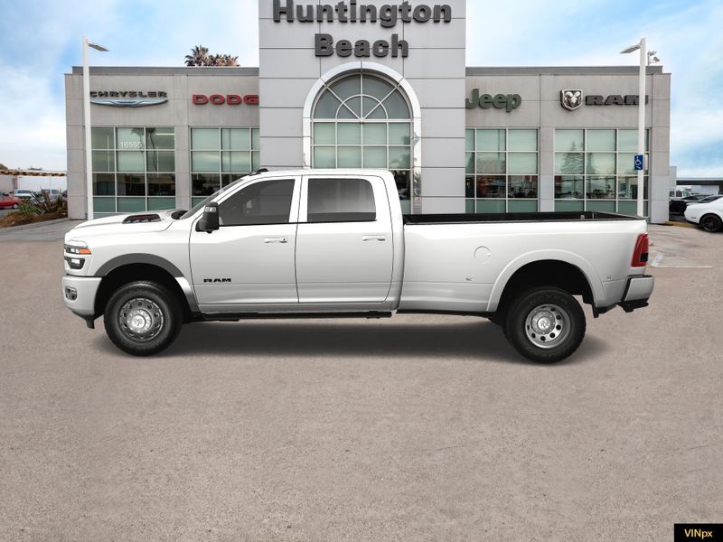 2025 RAM 3500 Limited Crew Cab 4x4 DullayImage 3