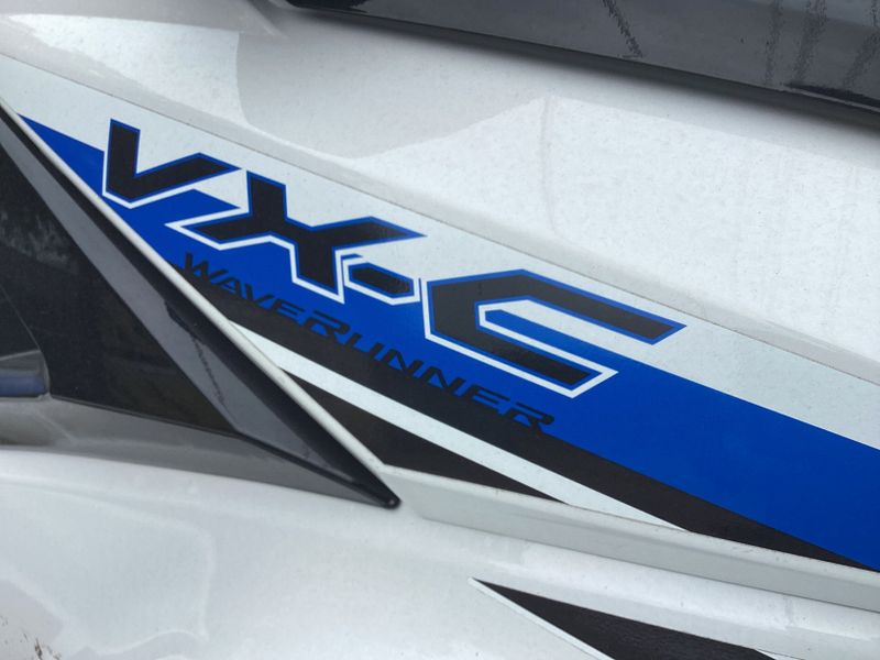 2024 Yamaha VXC WHITE AND AZURE BLUE Image 3