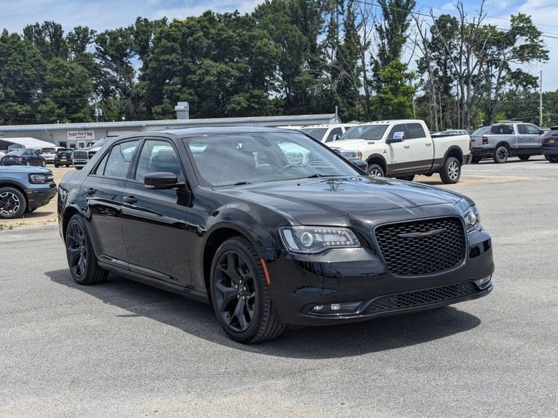 2022 Chrysler 300 300SImage 1