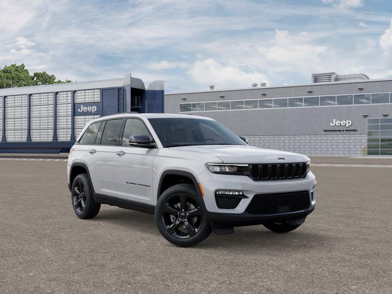 2025 Jeep Grand Cherokee Limited photo 2