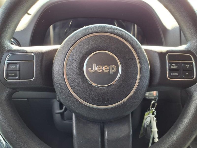 2015 Jeep Patriot Sport photo 18