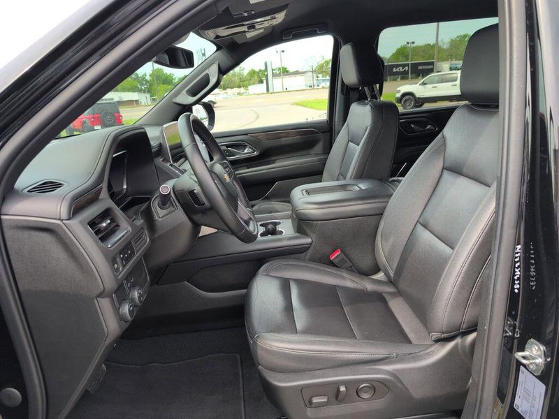 2023 Chevrolet Suburban LTImage 11