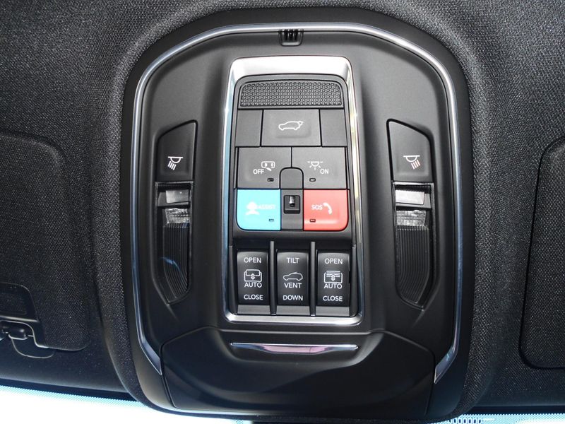 2025 Jeep Grand Cherokee Limited 4x4Image 18