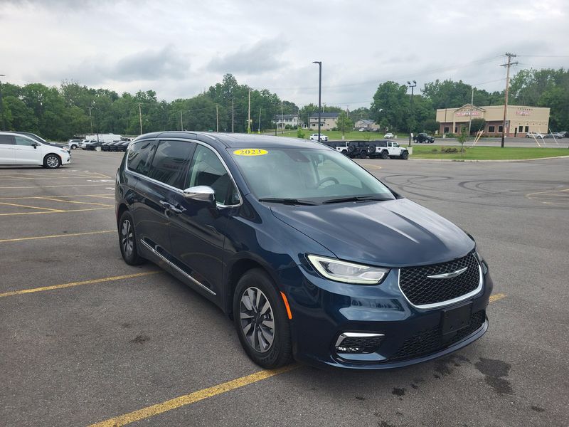 Used 2023 Chrysler Pacifica Hybrid LimitedImage 24