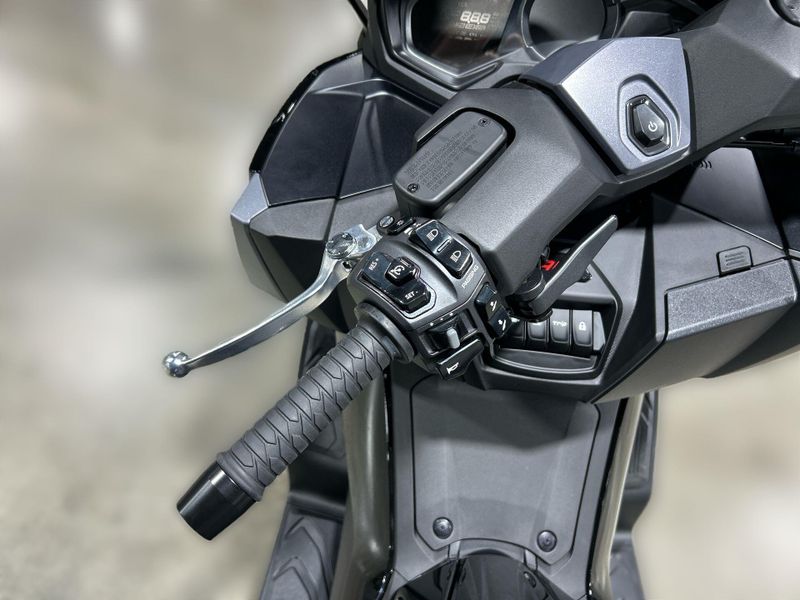 New 2026 Kymco AK 550I PREMIUM Image 18