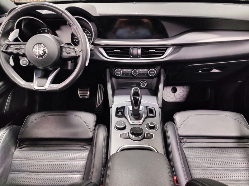 Used 2023 Alfa Romeo Stelvio Veloce AWD w/Sunroof & NavImage 18