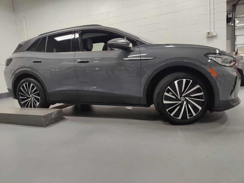 Used 2024 Volkswagen ID.4 S w/Glass RoofImage 3