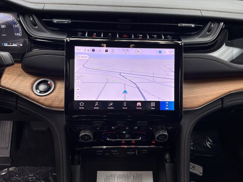 New 2025 Jeep Grand Cherokee L Summit Reserve 4x4Image 11