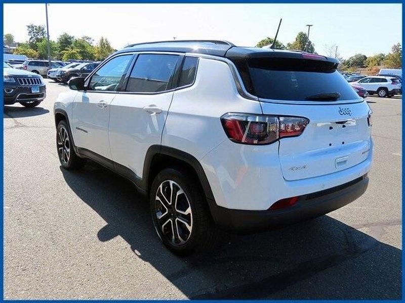 2022 Jeep Compass LimitedImage 5