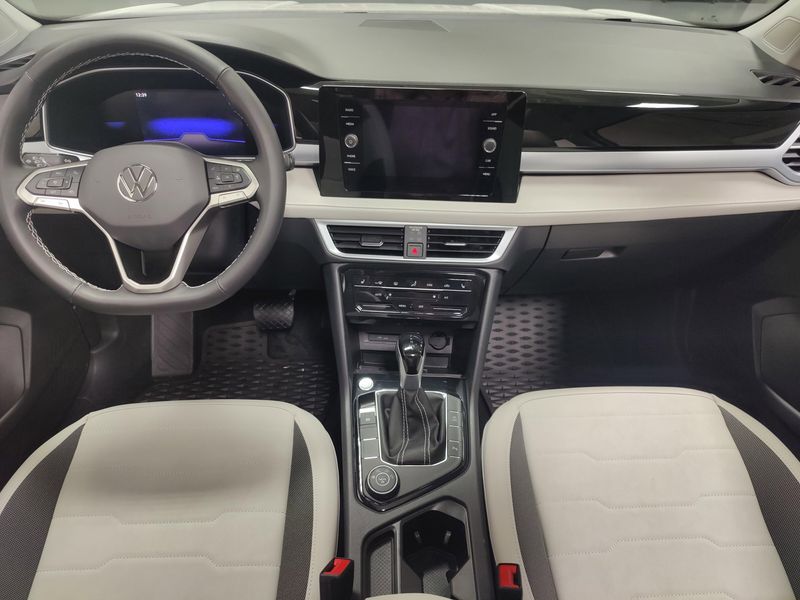 2025 Volkswagen Taos SE AWD w/SunroofImage 16