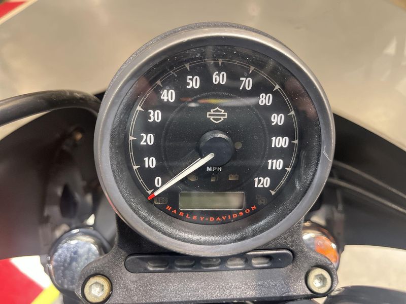 Used 2016 Harley-Davidson Sportster Iron 883 Image 22