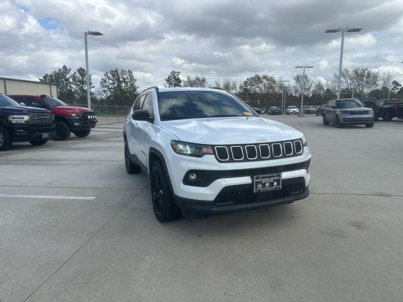 Used 2023 Jeep Compass LatitudeImage 3