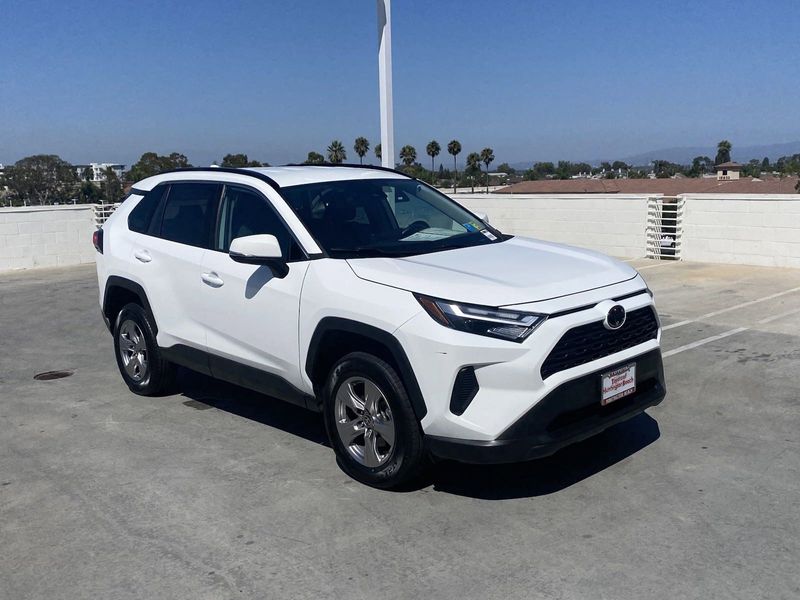 2022 Toyota RAV4 XLEImage 2