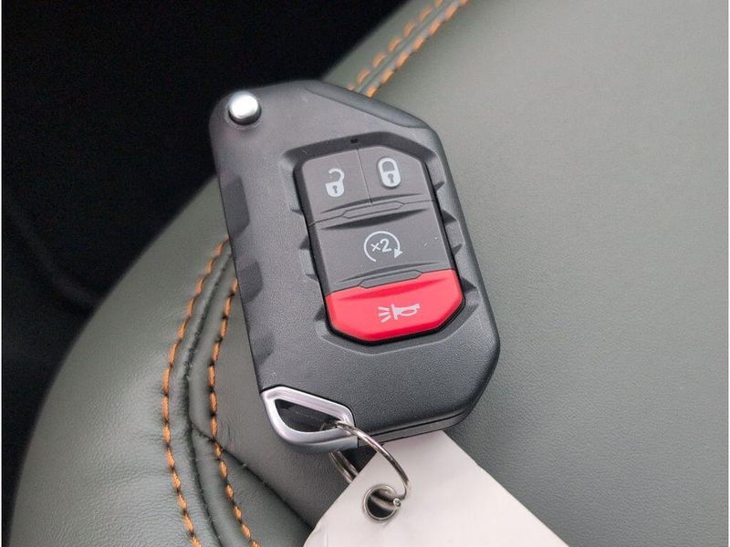 New 2025 Jeep Gladiator Mojave 4x4Image 20