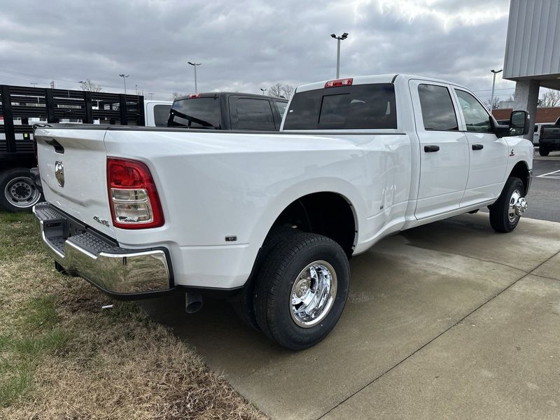 2024 RAM 3500 Tradesman Crew Cab 4x4 8