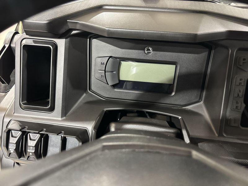 New 2026 Can-Am DEFENDER MAX XT HD11 WITH 10.25 IN. INFOTAINMENT Image 27
