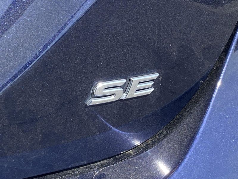 2022 Toyota Camry SEImage 4