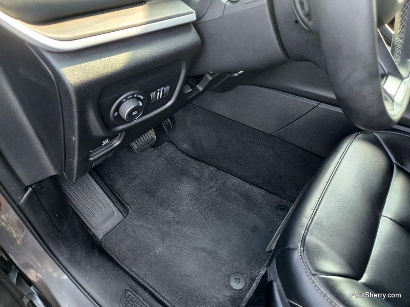 Used 2024 Jeep Grand Cherokee L Limited Black