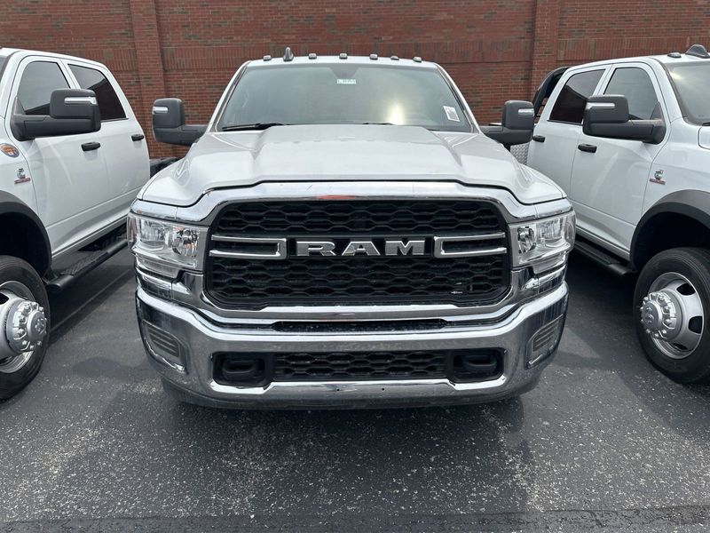 2024 RAM 3500 Tradesman Crew Cab Chassis 4x4 60