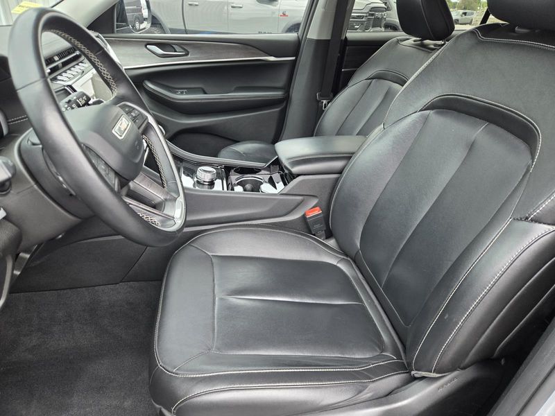 Used 2022 Jeep Grand Cherokee L Limited 4x2