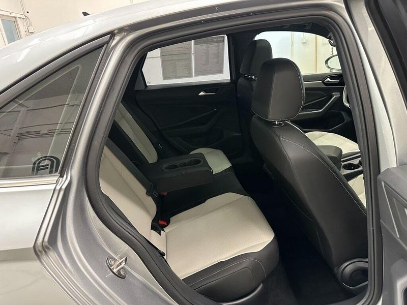 2019 Volkswagen Jetta R-LineImage 28