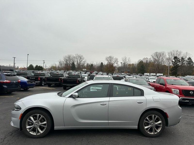 2021 Dodge Charger SXTImage 10