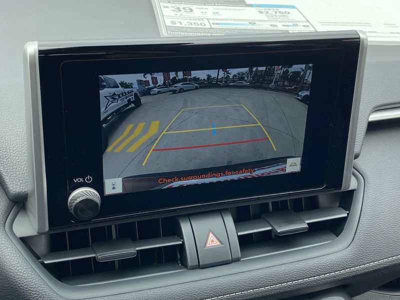 2025 Toyota RAV4 Hybrid LEImage 16