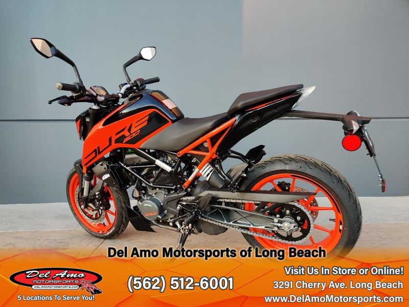 2023 KTM 200 DUKE  in a ORANGE exterior color. Del Amo Motorsports of Long Beach (562) 362-3160 delamomotorsports.com 