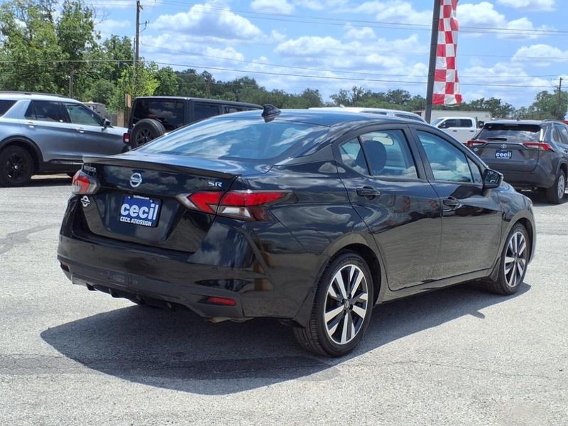 2021 Nissan Versa SR photo 13