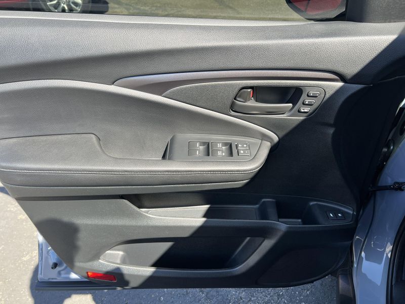 2025 Honda Passport EX-LImage 5