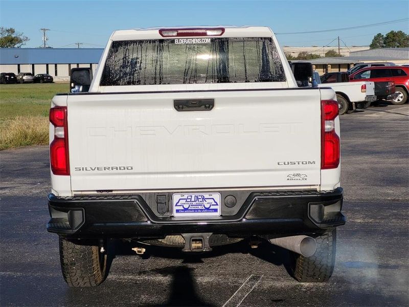 2021 Chevrolet Silverado 2500HD CustomImage 5