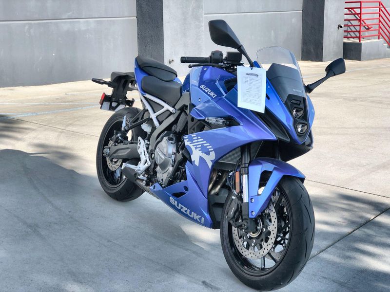 New 2026 Suzuki GSX-8R Image 11
