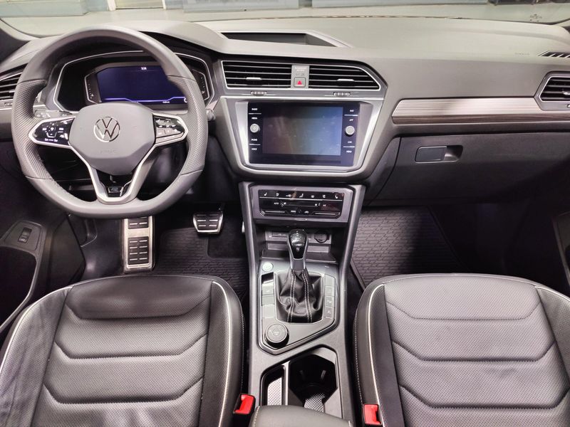 Used 2024 Volkswagen Tiguan AWD SEL R-Line w/Sunroof/NavImage 25