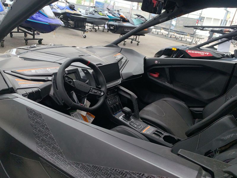 New 2025 Can-Am MAVERICK R MAX X RS 999T DCT Image 20