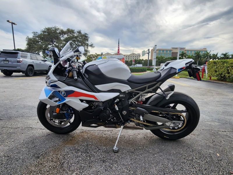 2026 BMW S 1000 RRImage 1