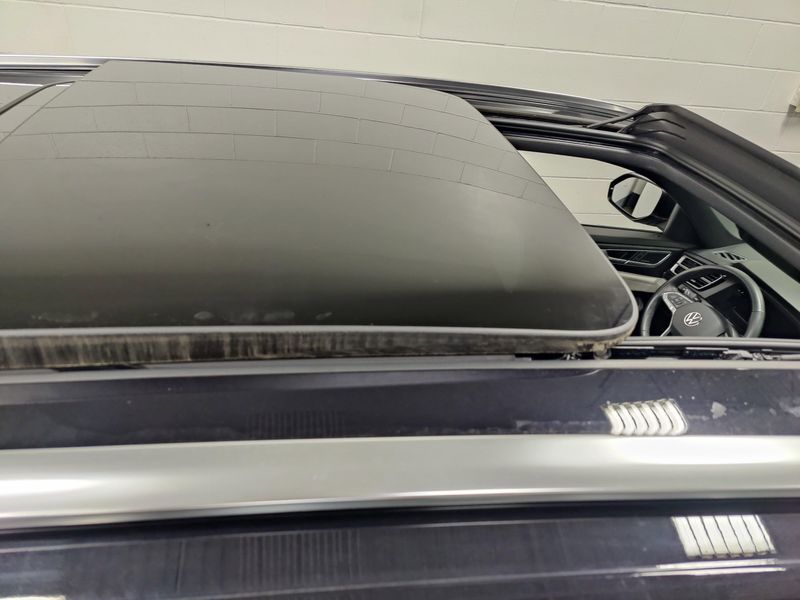 Used 2025 Volkswagen Atlas Cross Sport SEL Premium R-Line w/Sunroof/NavImage 6