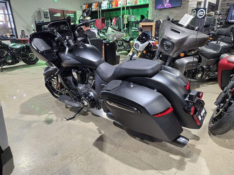 NEW 2025 INDIAN MOTORCYCLE CHALLENGER DARK HORSE 112 RA 49ST Image 8