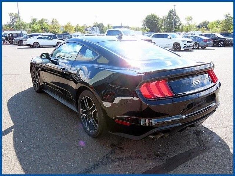 2022 Ford Mustang GT Premium photo 5