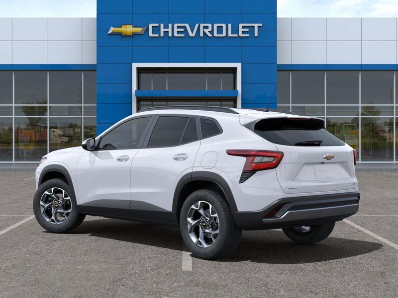 New 2025 Chevrolet Trax LTImage 3