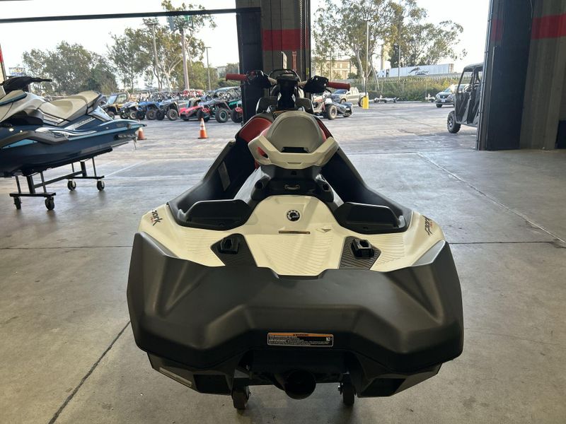 New 2026 Sea-Doo SPARK FOR 3 90 TRIXX (SOUND SYSTEM) Image 16