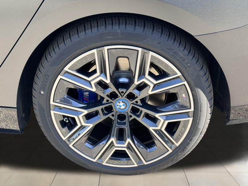 2025 BMW i5 xDrive40Image 17