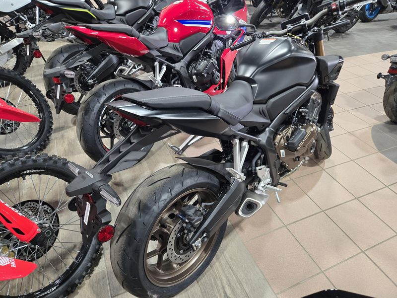 NEW 2026 HONDA CBR650R ECLUTCH Image 3