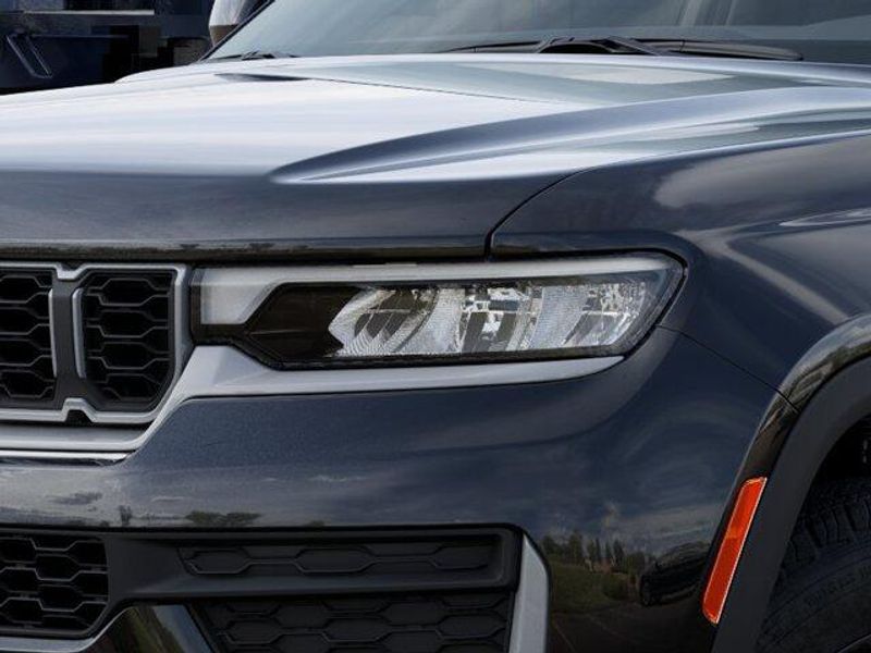 New 2026 Jeep Grand Cherokee Laredo Altitude 4x4Image 10