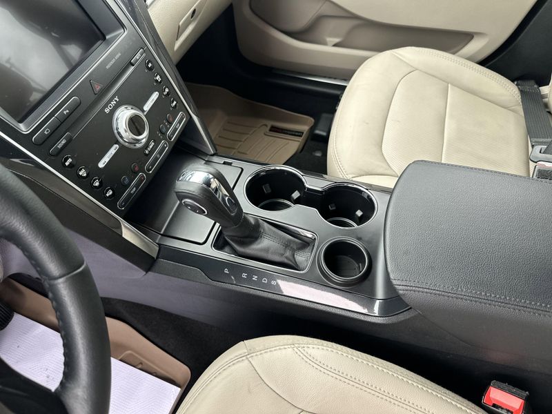 Used 2019 Ford Explorer LimitedImage 26