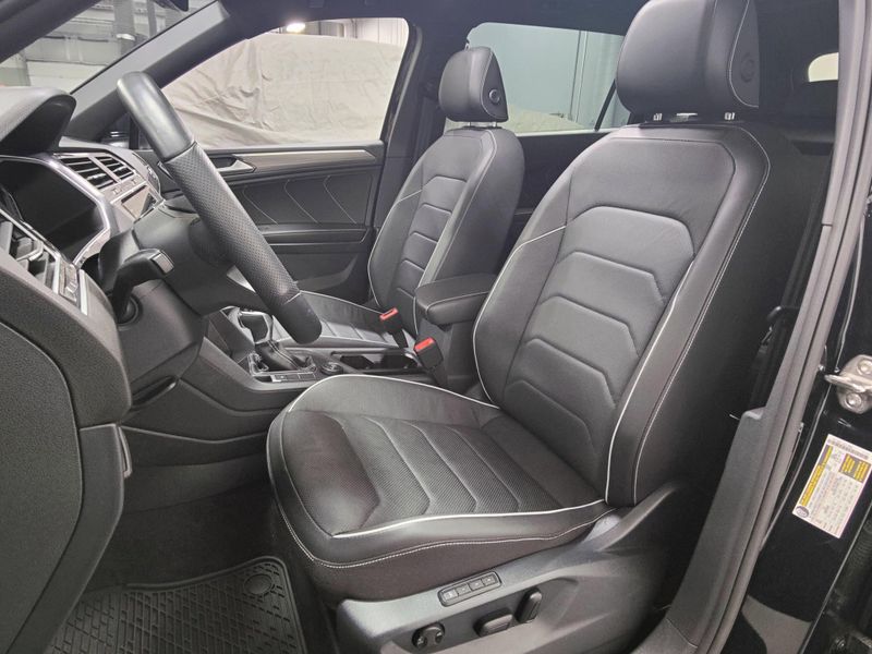 Used 2024 Volkswagen Tiguan AWD SEL R-Line w/Sunroof/NavImage 22