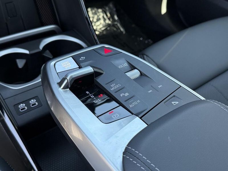 2025 BMW X1 xDrive28iImage 28